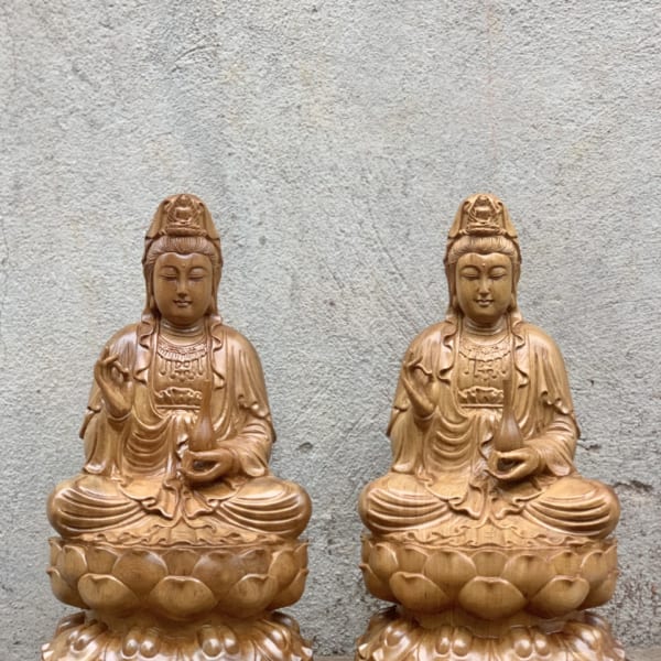 Tượng Phật Quan Âm bằng gỗ bách xanh