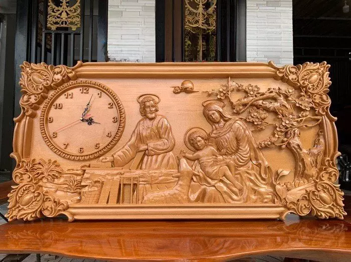 Tranh đồng hồ gia đình thánh gia bằng gỗ